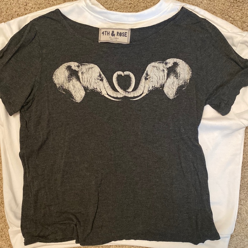Soft casual elephant tshirt.